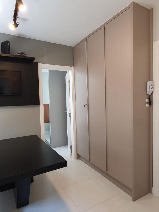 Lindo Apto, 100metros Da Praia, Na Av Brasil Com A Av Localizacao * Balneario Camboriu