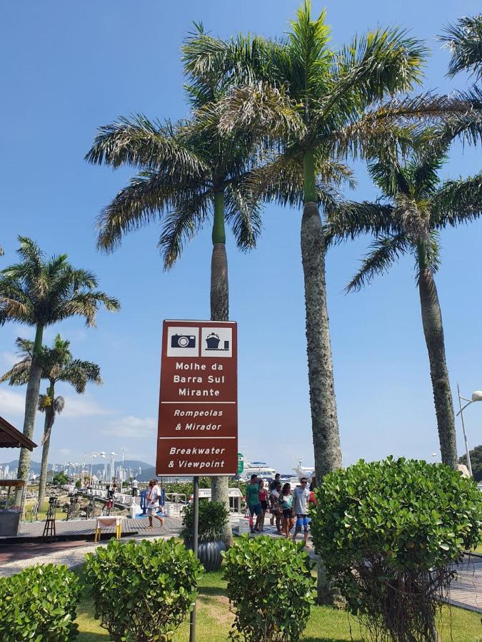 Lindo Apto, 100metros Da Praia, Na Av Brasil Com A Av Localizacao Apartment
