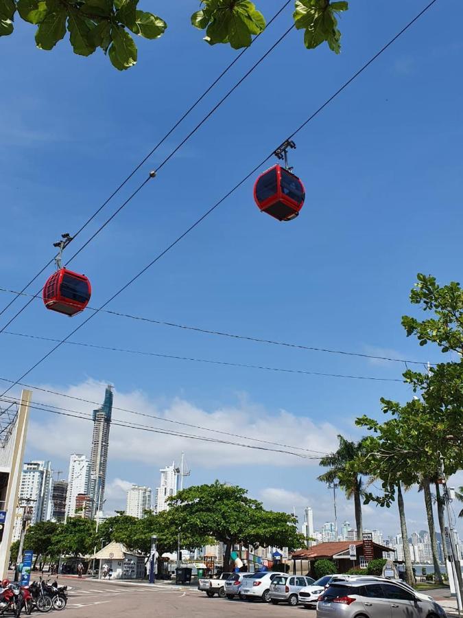 Lindo Apto, 100metros Da Praia, Na Av Brasil Com A Av Localizacao *
