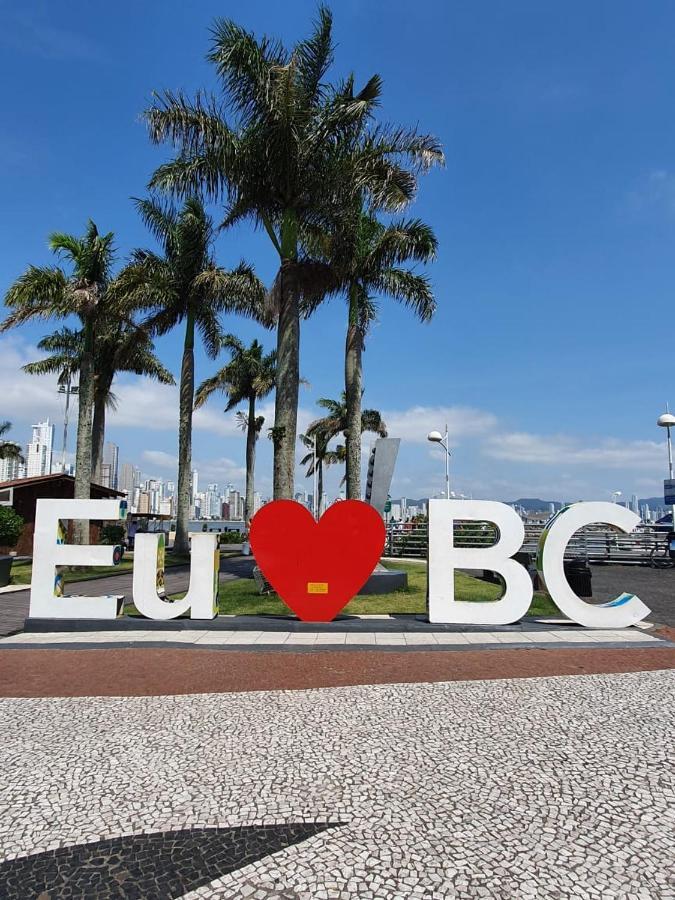 Lindo Apto, 100metros Da Praia, Na Av Brasil Com A Av Localizacao Balneario Camboriu