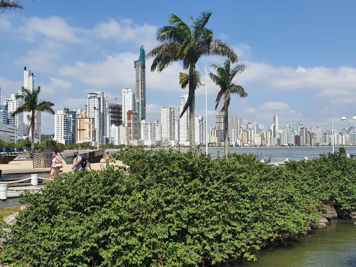 Lindo Apto, 100metros Da Praia, Na Av Brasil Com A Av Localizacao Apartment