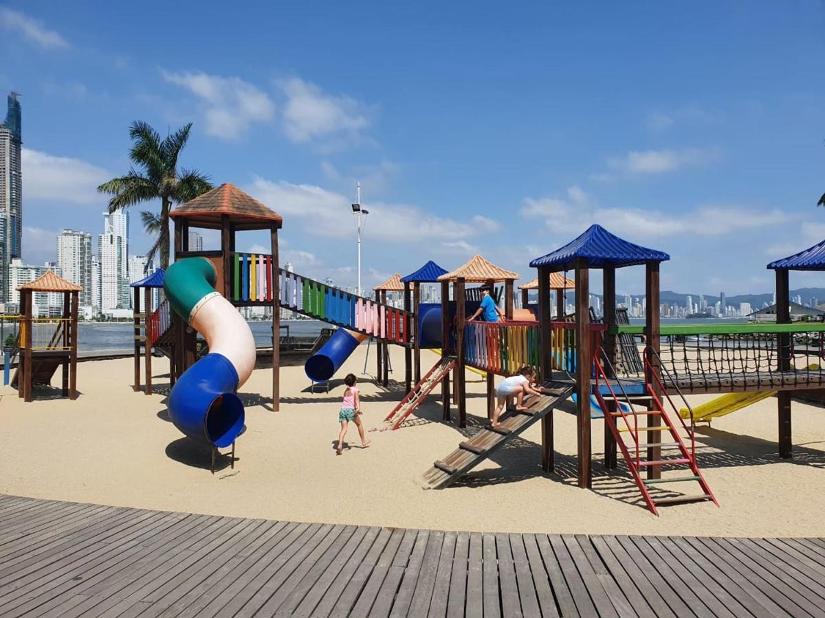 Apartment Lindo Apto, 100metros Da Praia, Na Av Brasil Com A Av Localizacao