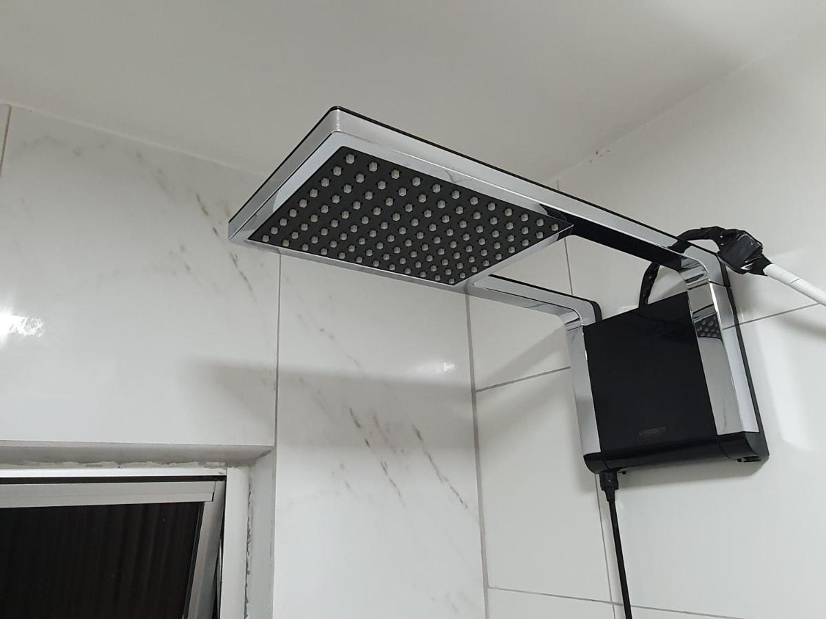 Lindo Apto, 100metros Da Praia, Na Av Brasil Com A Av Localizacao *